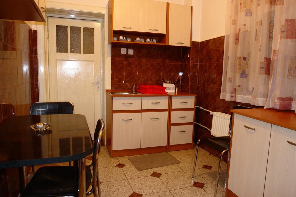 Hotel Ss Residence Unirii Букурещ Стая снимка