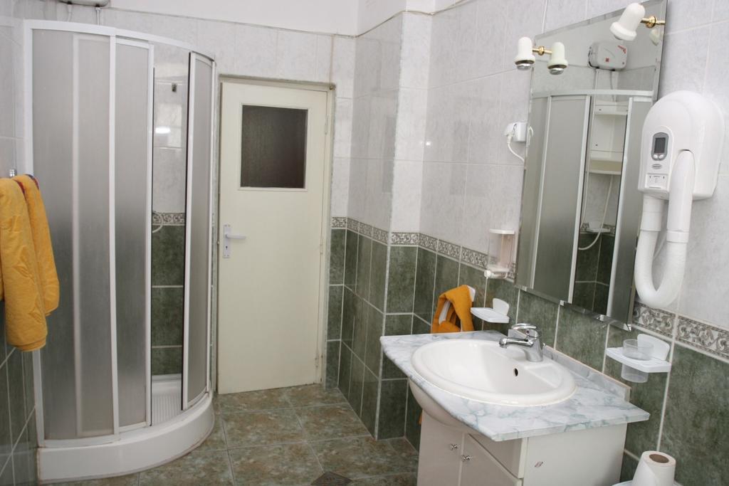 Hotel Ss Residence Unirii Букурещ Екстериор снимка